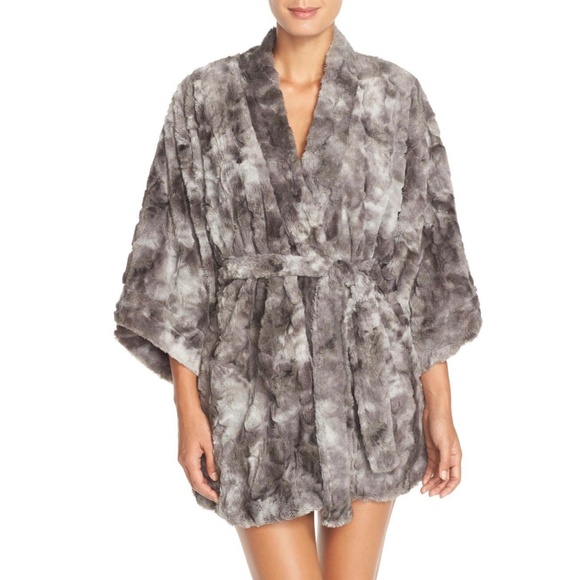 Natori Other - NWT $160 Natori Faux‎ Fur Robe Short Grey [SZ Small ]